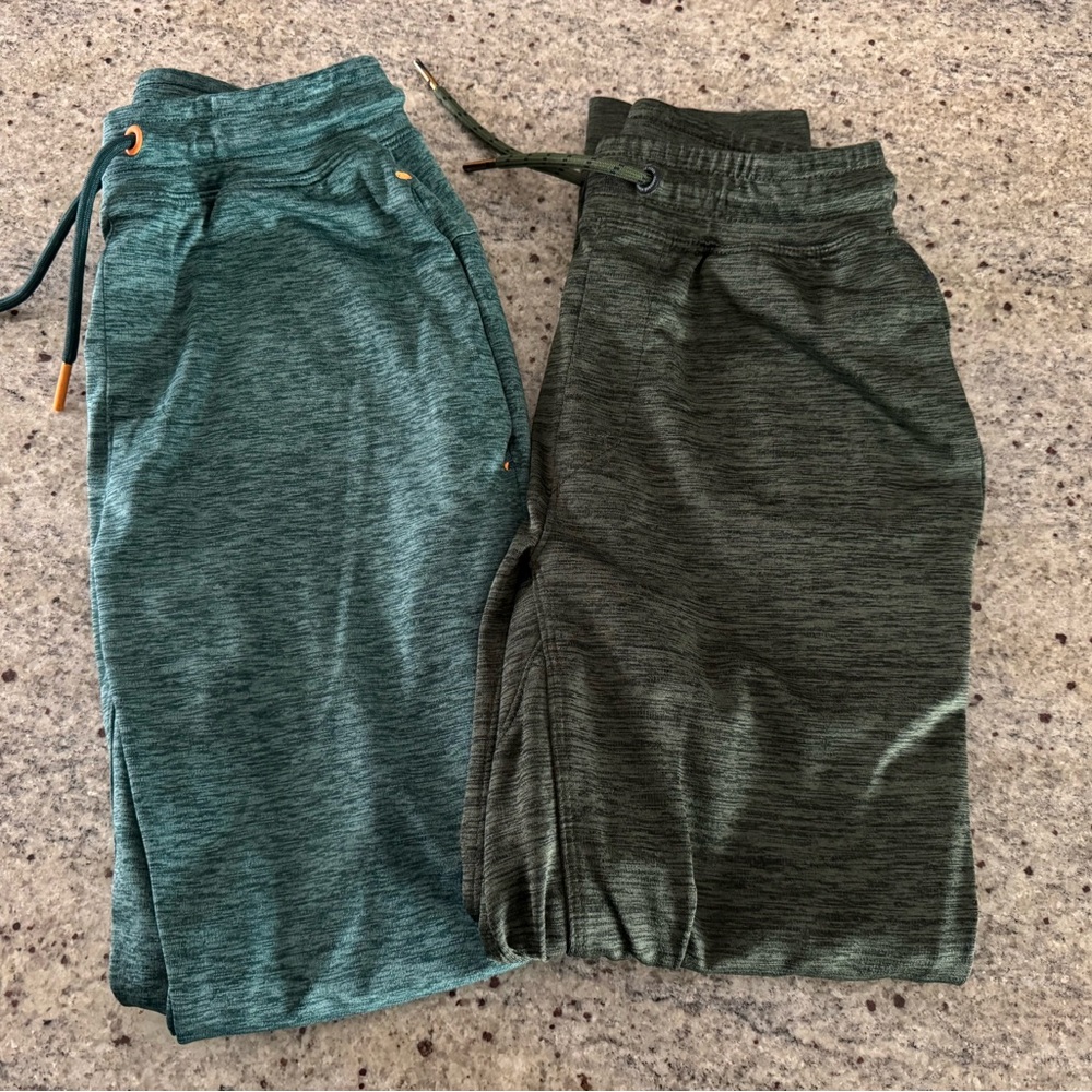Vineyard Vines Boys pair of green Performance Joggers